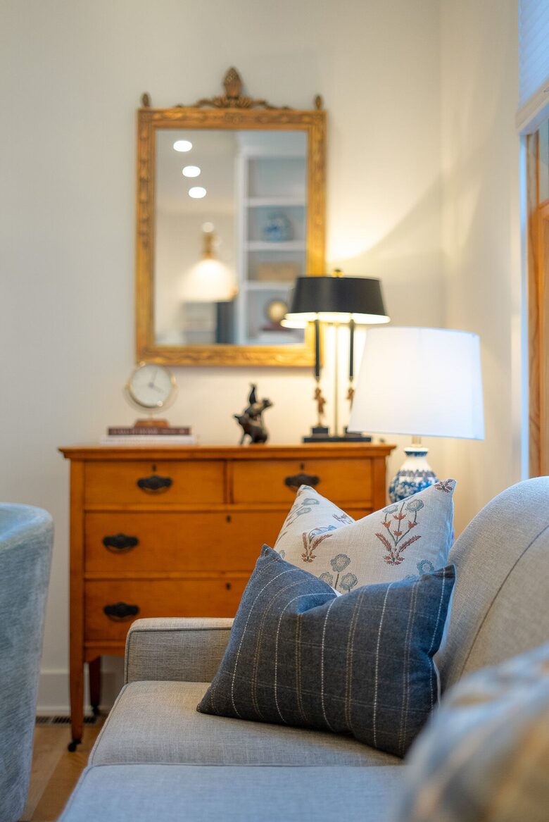 Downtown Fayetteville Cottage with Designer Finishes - Fayetteville, Arkansas