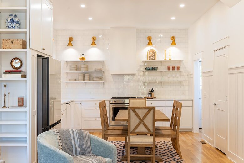 Downtown Fayetteville Cottage with Designer Finishes - Fayetteville, Arkansas