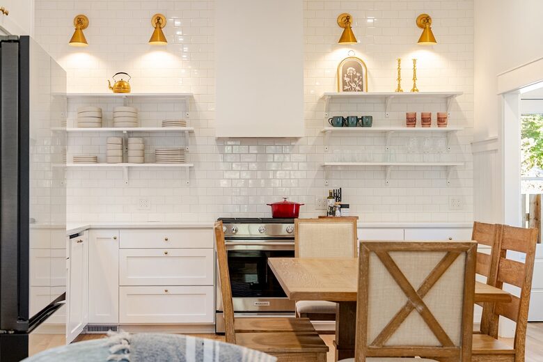 Downtown Fayetteville Cottage with Designer Finishes - Fayetteville, Arkansas