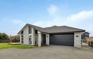 Whangārei Coastal Retreat with Pool, Golf and Tennis - Whangārei, New Zealand