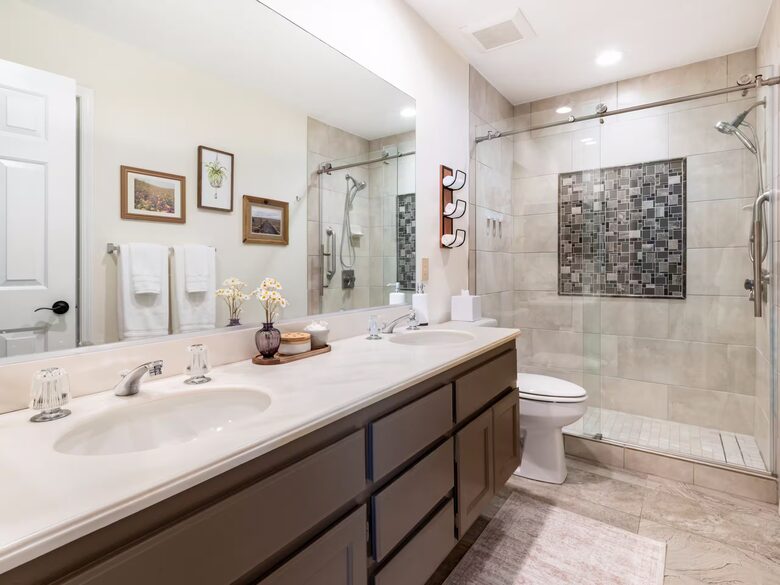 Palm Desert Country Club Retreat Near El Paseo - Palm Desert, California