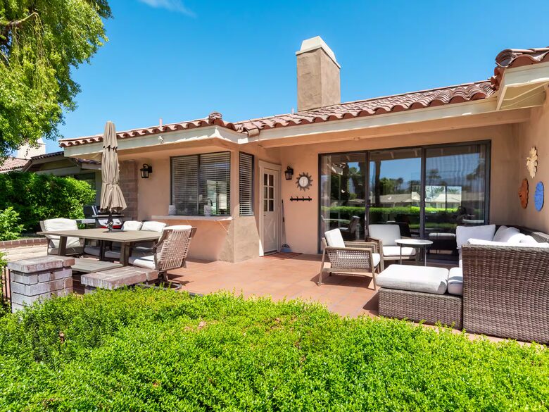 Palm Desert Country Club Retreat Near El Paseo - Palm Desert, California