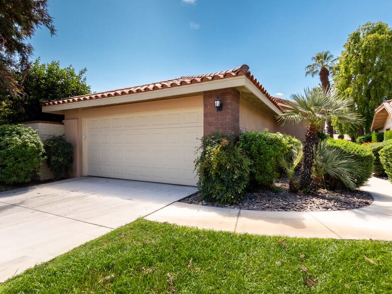 Palm Desert Country Club Retreat Near El Paseo - Palm Desert, California