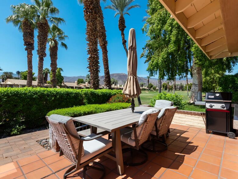 Palm Desert Country Club Retreat Near El Paseo - Palm Desert, California