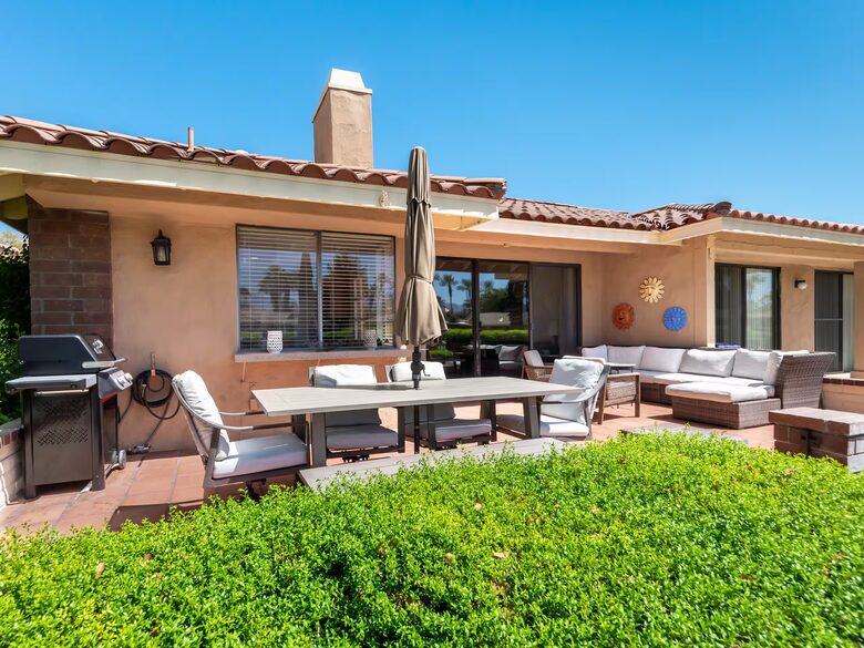 Palm Desert Country Club Retreat Near El Paseo - Palm Desert, California