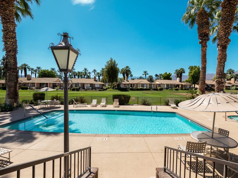 Palm Desert Country Club Retreat Near El Paseo - Palm Desert, California