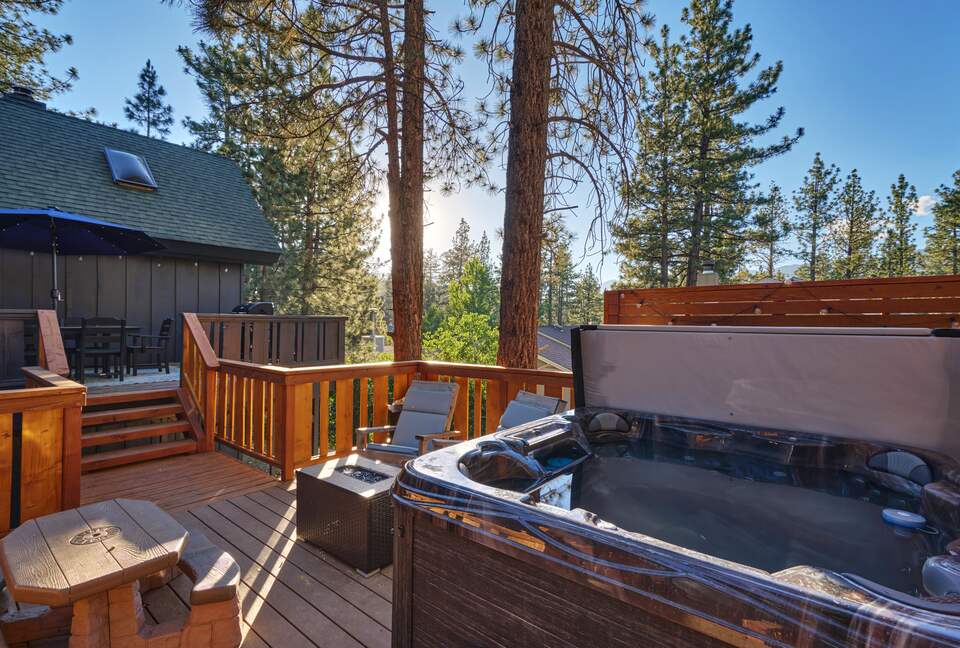 Five-Bedroom Mountain Escape in Big Bear - Big Bear City, California