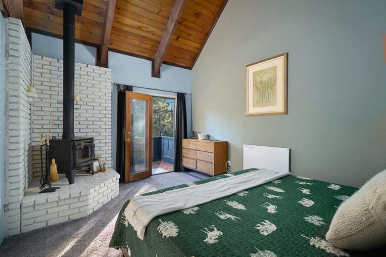 Five-Bedroom Mountain Escape in Big Bear - Big Bear City, California