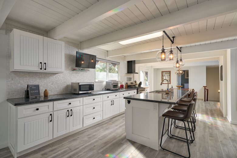 Five-Bedroom Mountain Escape in Big Bear - Big Bear City, California