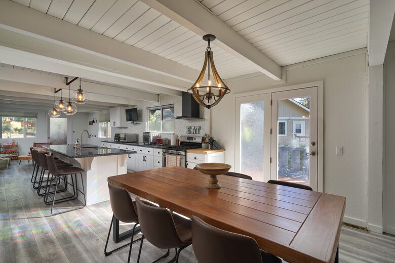Five-Bedroom Mountain Escape in Big Bear - Big Bear City, California