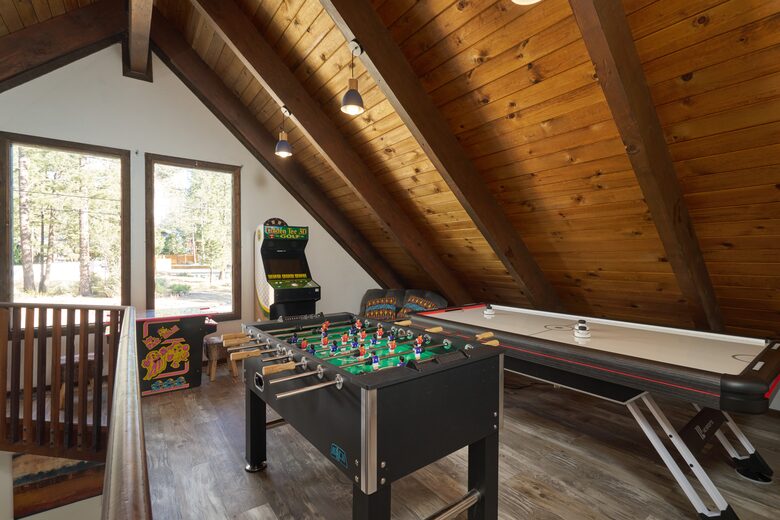 Five-Bedroom Mountain Escape in Big Bear - Big Bear City, California