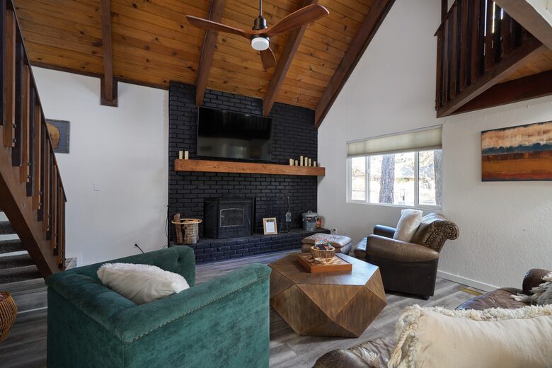 Five-Bedroom Mountain Escape in Big Bear - Big Bear City, California