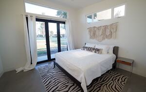 Indian Wells Mid-Century Modern Retreat with Shared Pool - Indian Wells, California