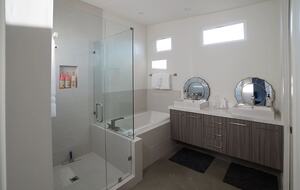 Indian Wells Mid-Century Modern Retreat with Shared Pool - Indian Wells, California