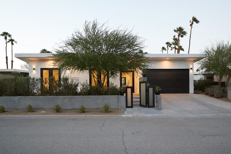 Indian Wells Mid-Century Modern Retreat with Shared Pool - Indian Wells, California