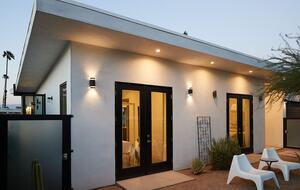 Indian Wells Mid-Century Modern Retreat with Shared Pool - Indian Wells, California