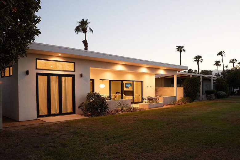 Indian Wells Mid-Century Modern Retreat with Shared Pool - Indian Wells, California