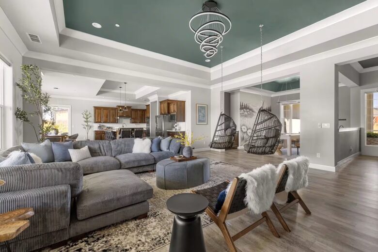 Redding Retreat with Mount Shasta Views, Pool and Sauna - Redding, California