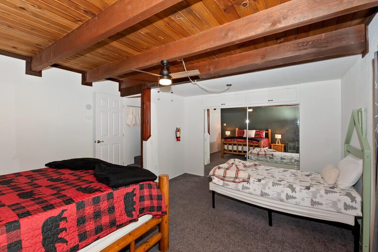 Five-Bedroom Mountain Escape in Big Bear - Big Bear City, California