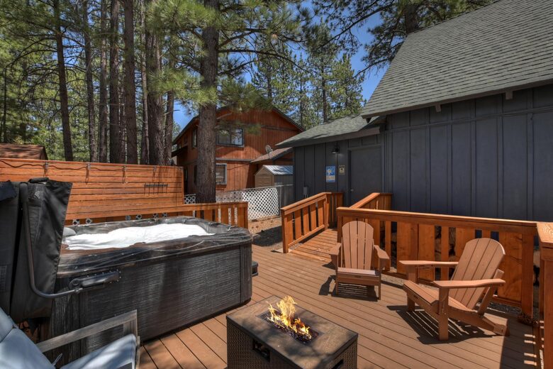 Five-Bedroom Mountain Escape in Big Bear - Big Bear City, California