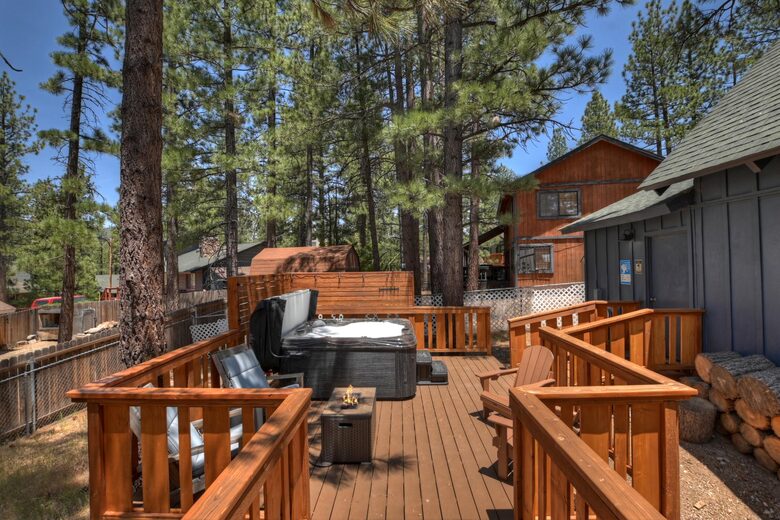 Five-Bedroom Mountain Escape in Big Bear - Big Bear City, California