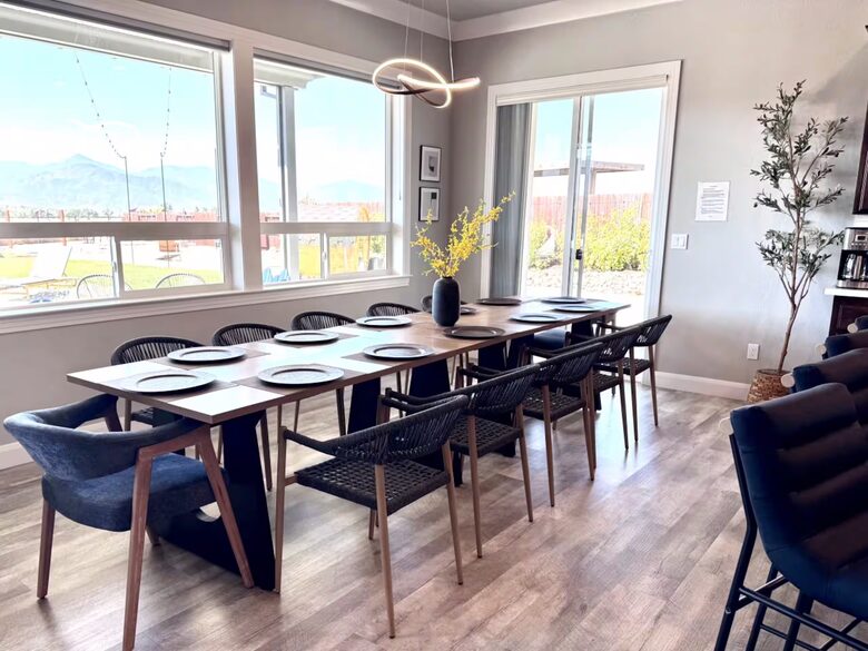 Redding Retreat with Mount Shasta Views, Pool and Sauna - Redding, California