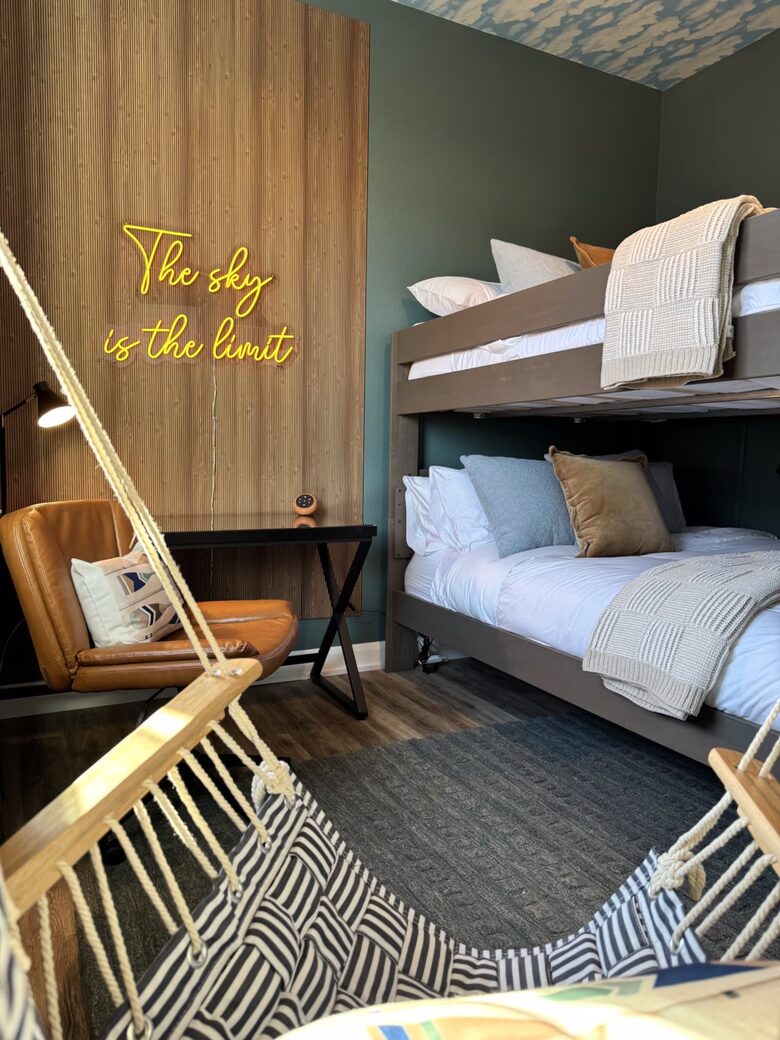 Redding Retreat with Mount Shasta Views, Pool and Sauna - Redding, California