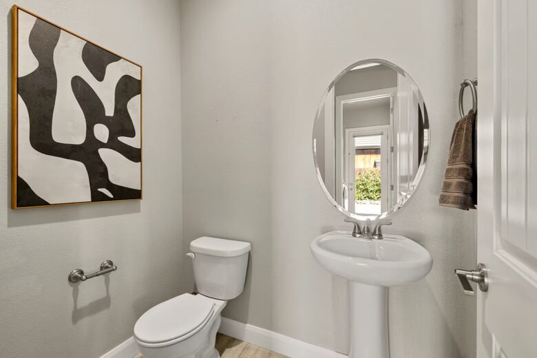 Redding Retreat with Mount Shasta Views, Pool and Sauna - Redding, California