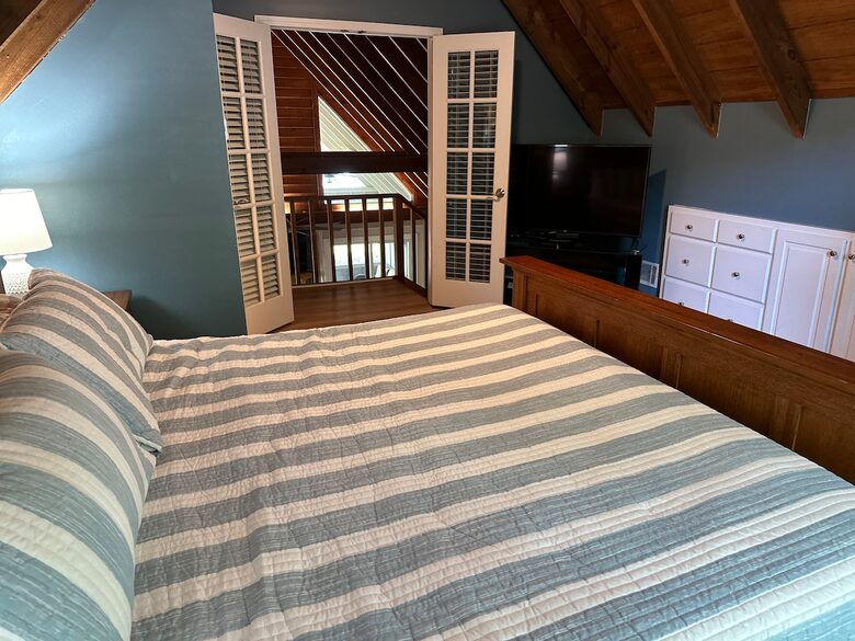 Waterfront Escape with Panoramic Lake Oconee Views - Eatonton, Georgia