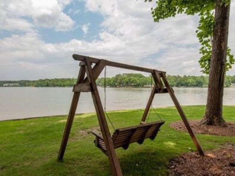 Waterfront Escape with Panoramic Lake Oconee Views - Eatonton, Georgia