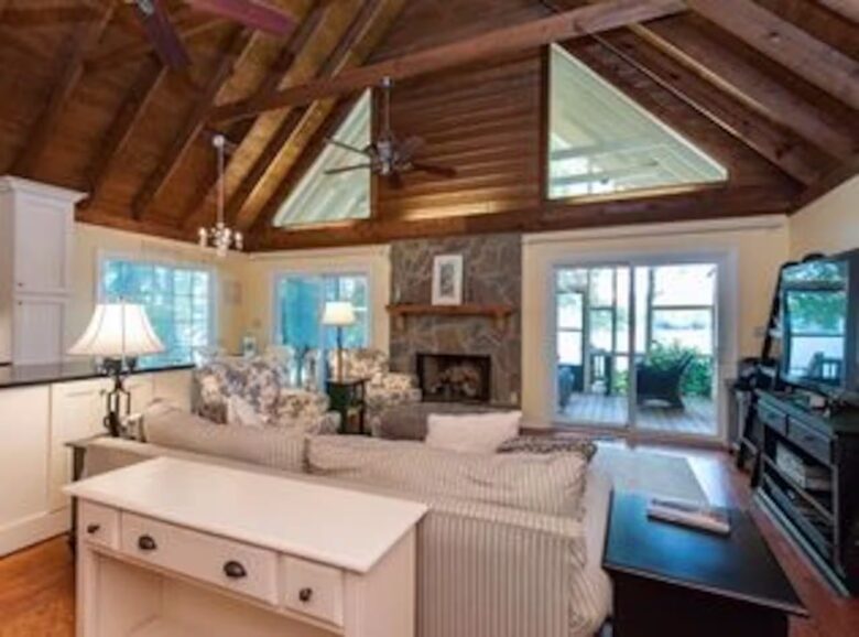 Waterfront Escape with Panoramic Lake Oconee Views - Eatonton, Georgia