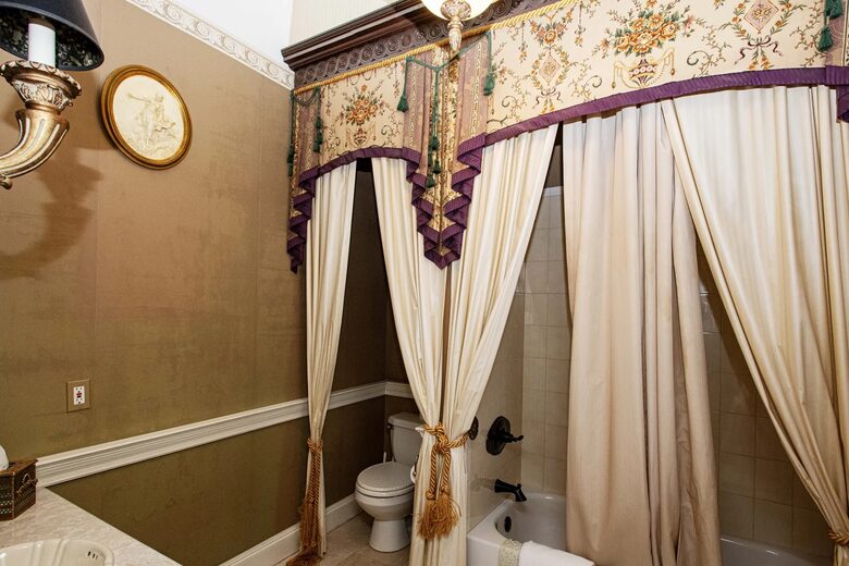 Historic Petersburg Residence with Five Suites and Gardens - Petersburg, Virginia