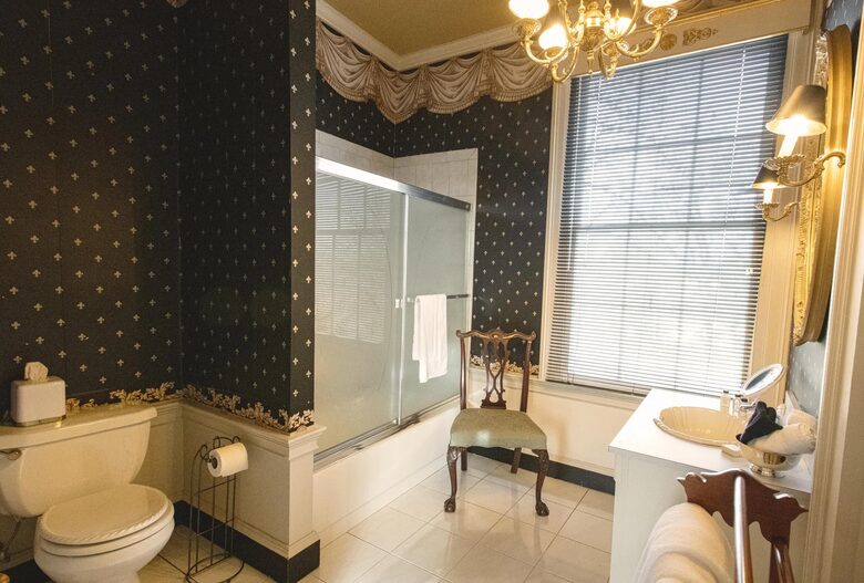 Historic Petersburg Residence with Five Suites and Gardens - Petersburg, Virginia