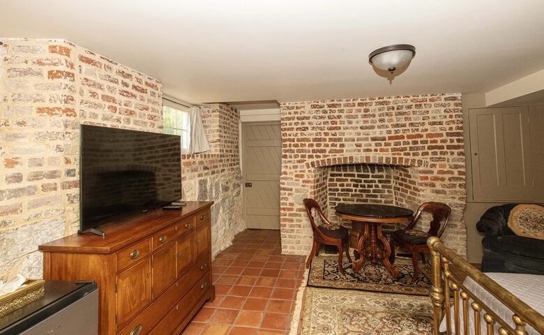 Historic Petersburg Residence with Five Suites and Gardens - Petersburg, Virginia