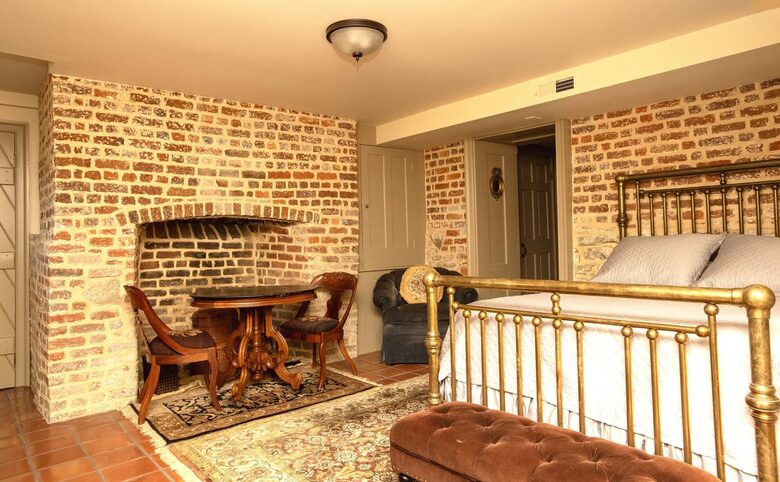 Historic Petersburg Residence with Five Suites and Gardens - Petersburg, Virginia