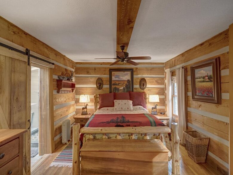Cozy Log Cabin in the North Carolina Mountains - Zionville, North Carolina