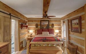 Cozy Log Cabin in the North Carolina Mountains - Zionville, North Carolina