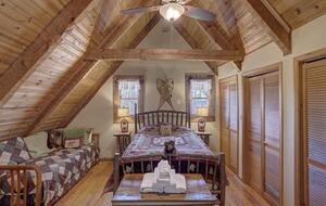 Cozy Log Cabin in the North Carolina Mountains - Zionville, North Carolina