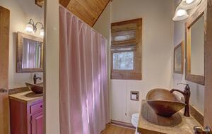 Cozy Log Cabin in the North Carolina Mountains - Zionville, North Carolina