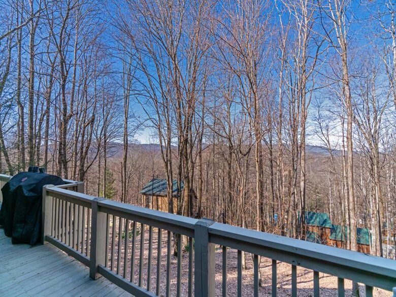 Cozy Log Cabin in the North Carolina Mountains - Zionville, North Carolina
