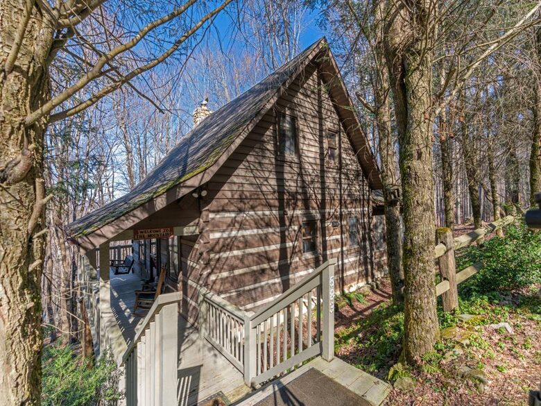 Cozy Log Cabin in the North Carolina Mountains - Zionville, North Carolina