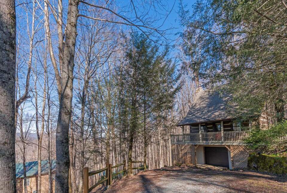 Cozy Log Cabin in the North Carolina Mountains - Zionville, North Carolina