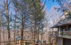 Cozy Log Cabin in the North Carolina Mountains - Zionville, North Carolina