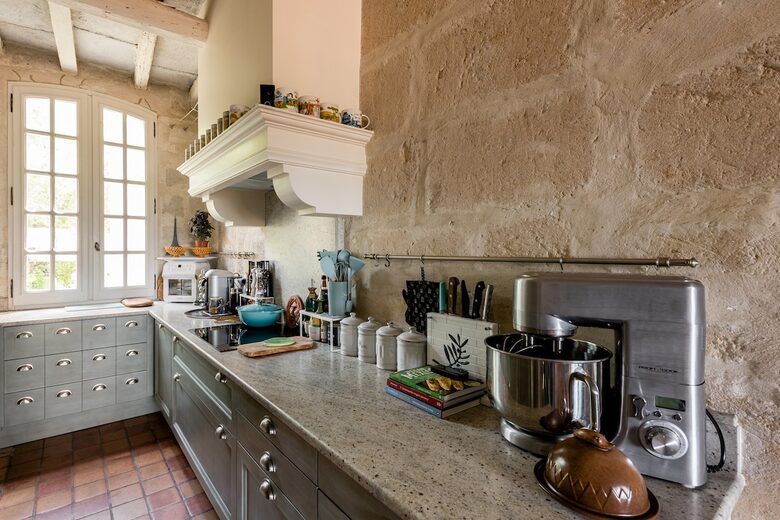 Historic Convent Home in Provence - Barbentane, France