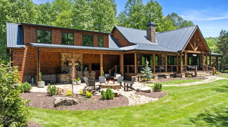 Toccoa Riverfront Lodge with Sauna and Hot Tub - Mineral Bluff, Georgia