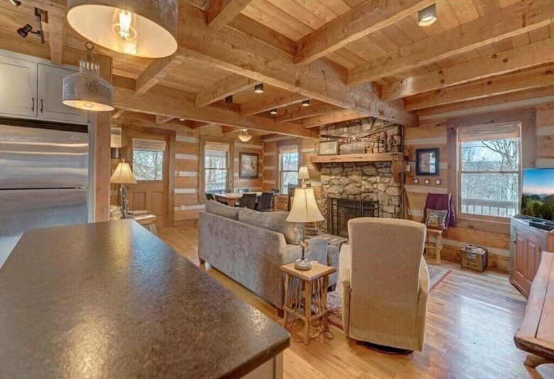 Cozy Log Cabin in the North Carolina Mountains - Zionville, North Carolina