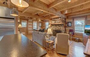 Cozy Log Cabin in the North Carolina Mountains - Zionville, North Carolina