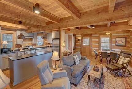 Cozy Log Cabin in the North Carolina Mountains - Zionville, North Carolina