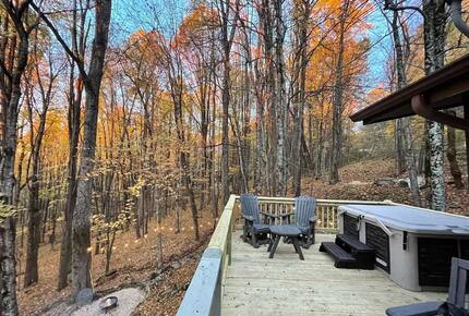 Cozy Log Cabin in the North Carolina Mountains - Zionville, North Carolina