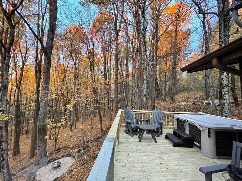 Cozy Log Cabin in the North Carolina Mountains - Zionville, North Carolina